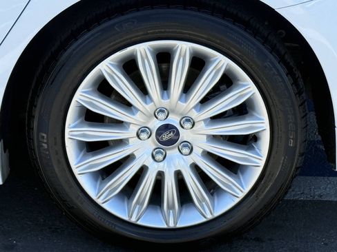 Used 2016 Ford Fusion SE w/ Equipment Group 502A FWD image 12