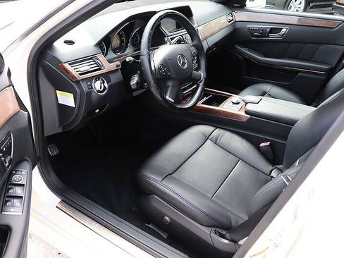 Used 2010 Mercedes-Benz E 350 Sedan image 10