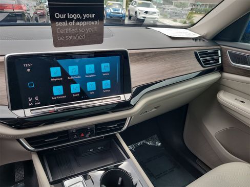 Certified 2025 Volkswagen Atlas SEL image 23