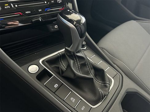 New 2026 Volkswagen Jetta SE image 27