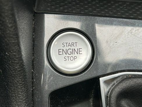 Used 2022 Volkswagen Tiguan SE R-Line image 28