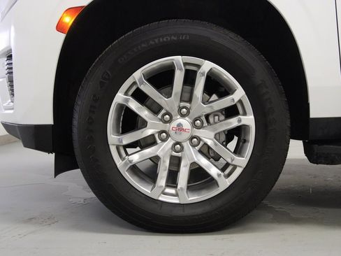 Used 2023 GMC Yukon XL SLT image 10