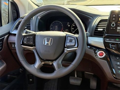 New 2026 Honda Odyssey Touring image 9