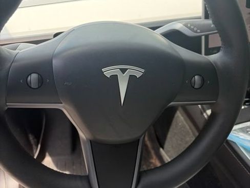 Used 2024 Tesla Model Y Performance AWD/4WD image 37