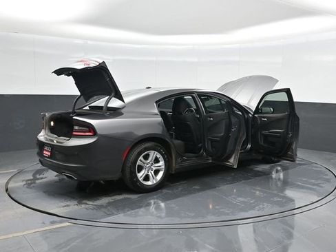 Used 2019 Dodge Charger SXT image 43