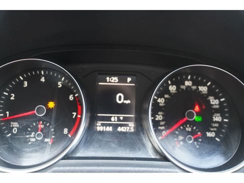 Used 2016 Volkswagen Passat 1.8T S image 16