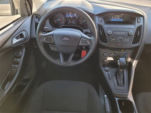 Used 2018 Ford Focus SE image 11