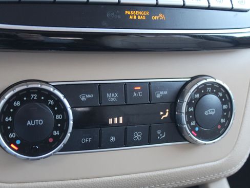 Used 2017 Mercedes-Benz GLS 450 4MATIC image 37