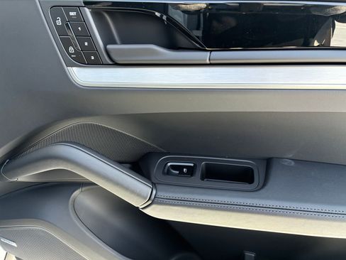 New 2026 Porsche Cayenne S image 12