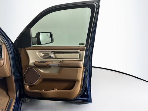 Used 2019 RAM 1500 Laramie image 32