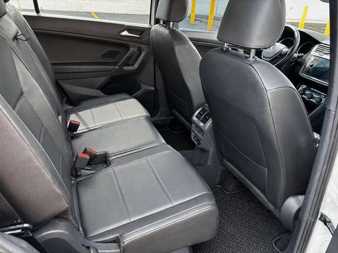 Used 2020 Volkswagen Tiguan SE R-Line FWD image 14