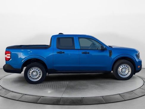 Used 2025 Ford Maverick XL image 2