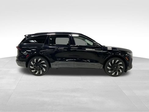 Used 2024 Lincoln Nautilus Black Label w/ Jet Appearance Package (87T) AWD/4WD image 3