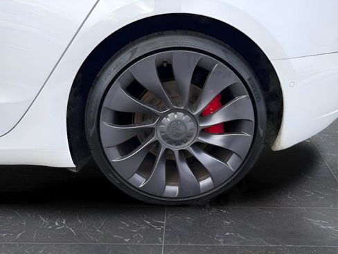 Used 2021 Tesla Model 3 Performance image 11