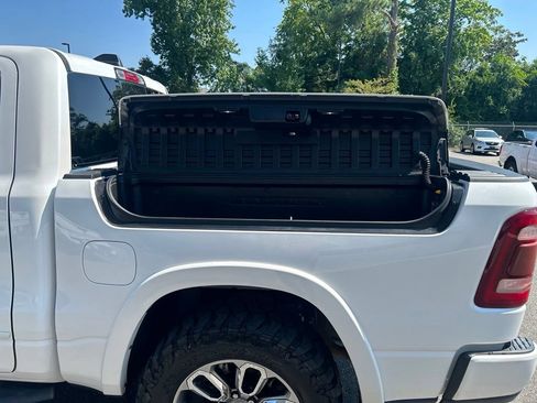 Used 2019 RAM 1500 Laramie w/ Sport Appearance Package AWD/4WD image 10