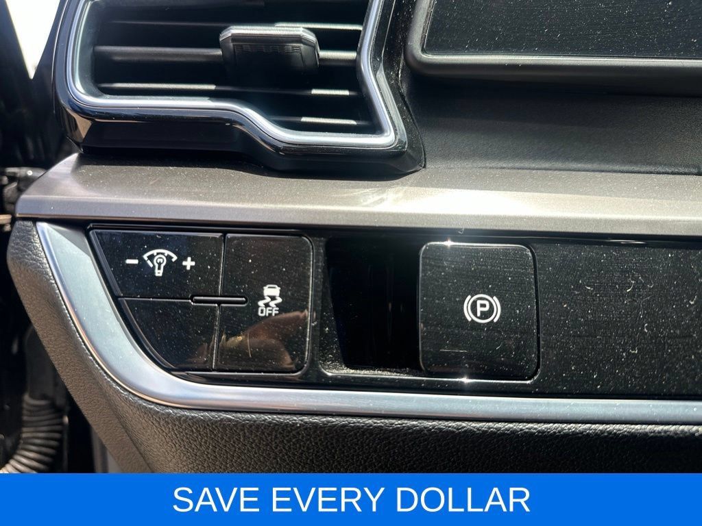 Used 2023 Kia Sportage EX AWD/4WD image 9