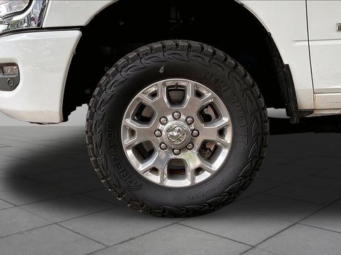 Used 2024 RAM 2500 Laramie w/ Safety Group AWD/4WD image 10