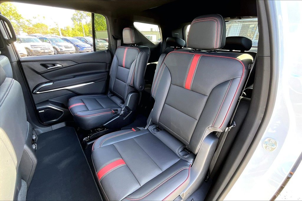 New 2027 Chevrolet Traverse RS FWD image 10