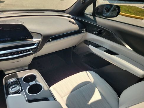 Used 2024 Cadillac Lyriq Sport RWD image 15