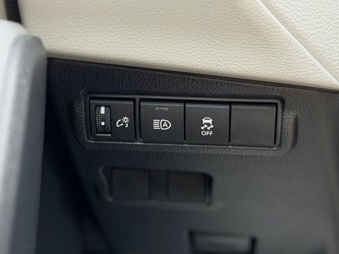 Certified 2026 Toyota Corolla Cross L image 21