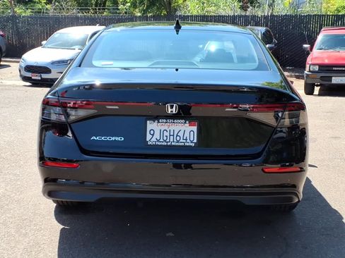 Used 2023 Honda Accord EX image 5