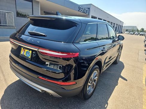 Used 2024 Lincoln Corsair AWD image 2