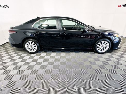 Used 2023 Toyota Camry LE image 2