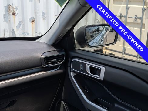 Certified 2021 Ford Explorer XLT w/ Equipment Group 202A RWD image 18