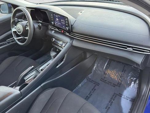 Used 2022 Hyundai Elantra SEL image 20