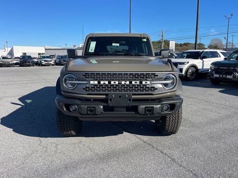 New 2025 Ford Bronco Badlands image 3