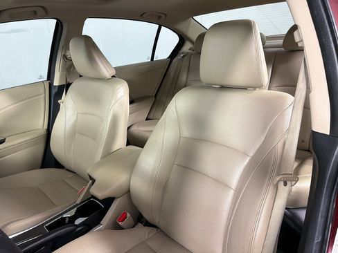 Used 2015 Honda Accord Touring image 11