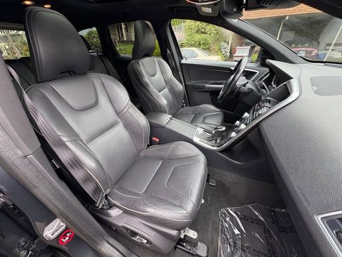 Used 2015 Volvo XC60 T6 R-Design Platinum image 13