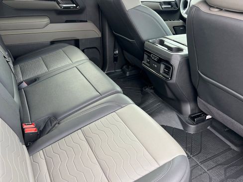 Certified 2025 Chevrolet Silverado 1500 ZR2 w/ Technology Package image 18