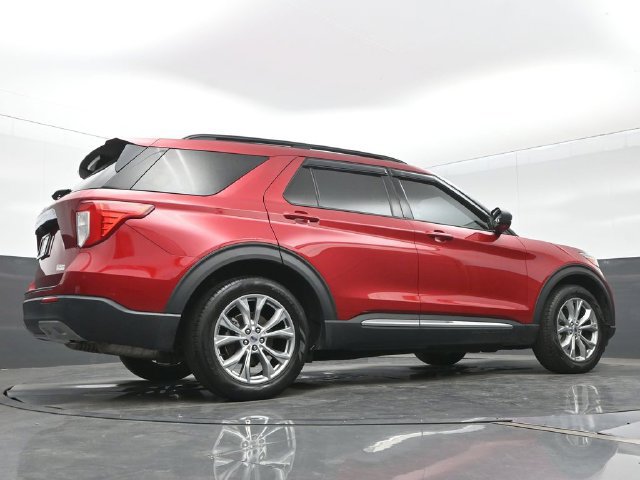 Used 2022 Ford Explorer XLT w/ Equipment Group 202A RWD image 27