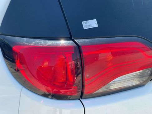 Used 2023 Chrysler Voyager LX FWD image 12