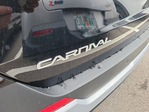 New 2026 Kia Carnival FWD image 4