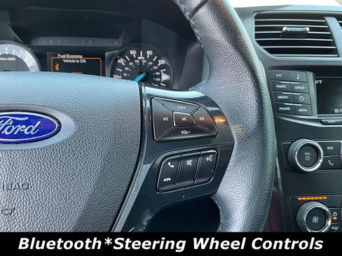Used 2018 Ford Explorer XLT FWD image 11