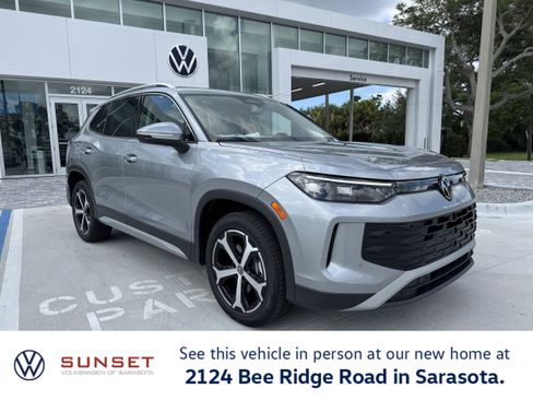 New 2025 Volkswagen Tiguan SE image 1