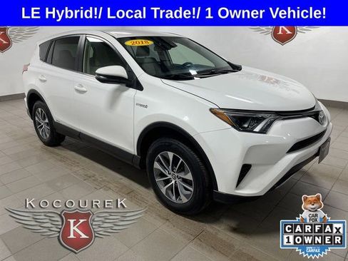 Used 2018 Toyota RAV4 LE image 1