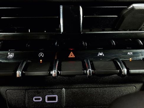 Used 2024 GMC Canyon Elevation w/ Convenience Package image 12