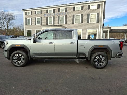 Used 2024 GMC Sierra 3500 Denali w/ Denali Reserve Package image 7