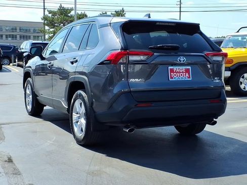 Certified 2021 Toyota RAV4 XLE w/ XLE Grade Weather Package AWD/4WD image 6