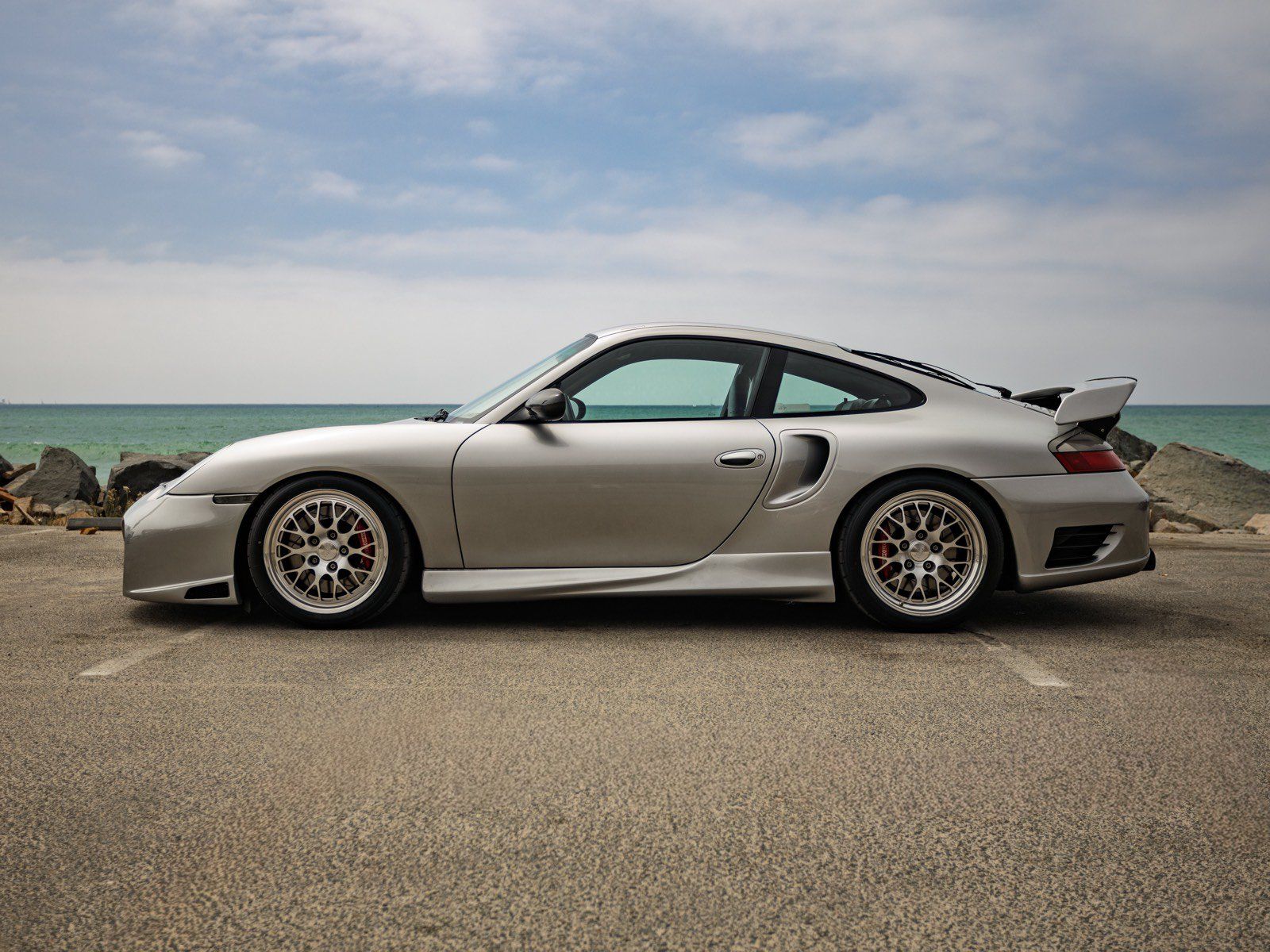 Used 2001 Porsche 911 Turbo AWD/4WD image 8