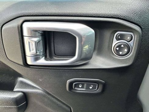 Used 2022 Jeep Wrangler Sport AWD/4WD image 17
