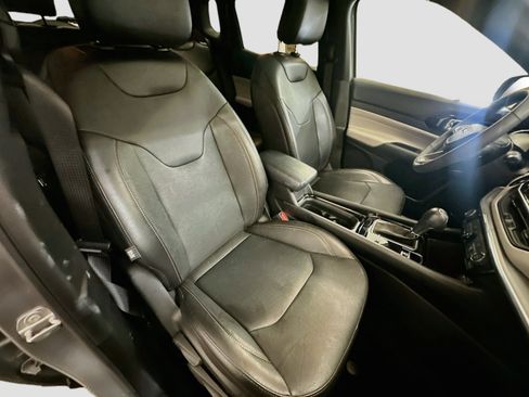 Used 2023 Jeep Compass Limited w/ Sun and Sound Group AWD/4WD image 32