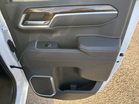 Used 2023 GMC Sierra 1500 Elevation image 28