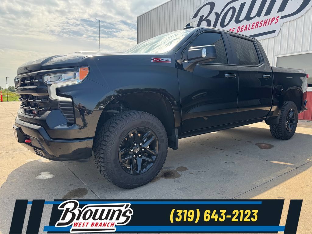 Used 2023 Chevrolet Silverado 1500 LT Trail Boss w/ LT Trail Boss Premium Package AWD/4WD image 1