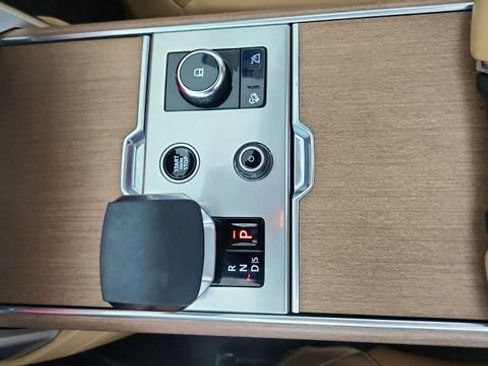 Used 2023 Land Rover Range Rover Long Wheelbase SE image 52