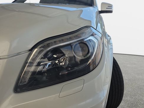 Used 2015 Mercedes-Benz GL 550 4MATIC image 30