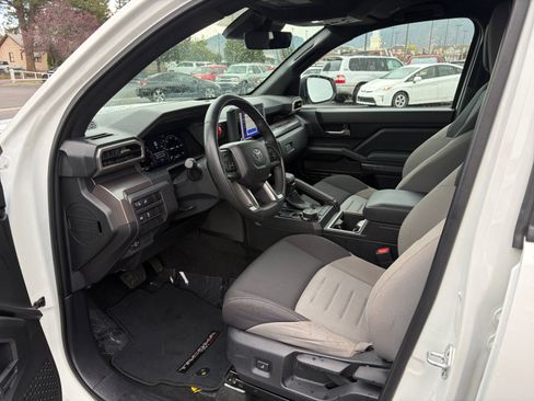 Used 2024 Toyota Tacoma TRD Off-Road AWD/4WD image 9